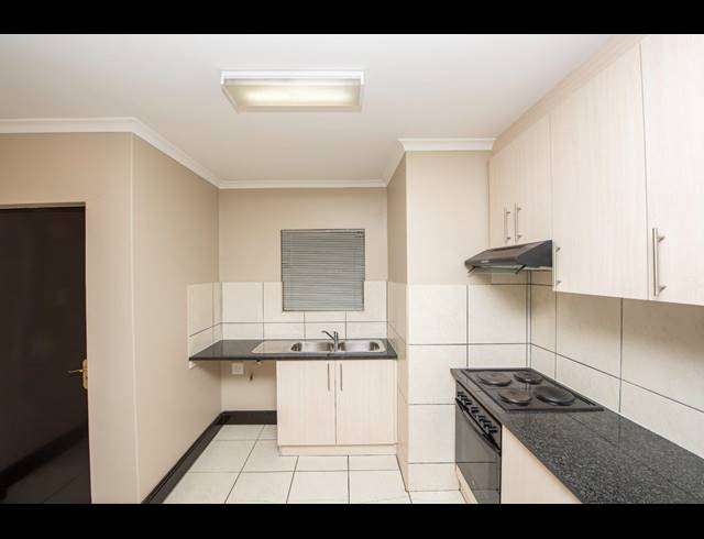 2 BEDROOM APARTMENT FOR SALE IN BRACKENFELL SOUTH
